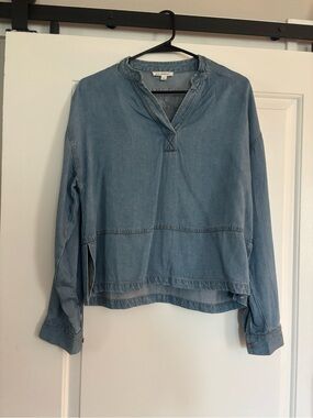 Blu Pepper Light Wash Denim Pullover Top